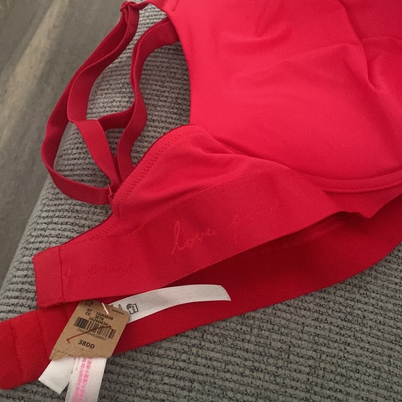 Red bra - Picture 3 of 3